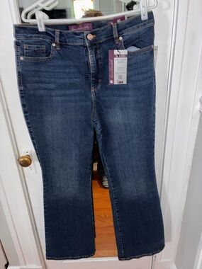 Gloria Vanderbilt Dark Blue Amanda Boot Cut Jeans inseam 29 1/2”